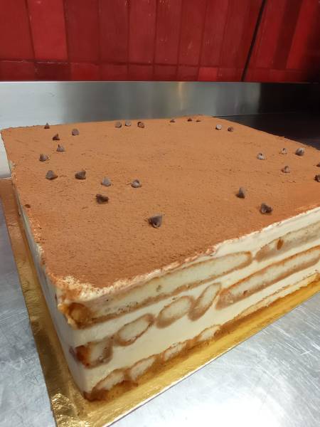 Fêter son anniversaire dans un restaurant à Lyon, avec gâteau sur mesure fait maison (number cake, fraisier et bien d'autres...)
