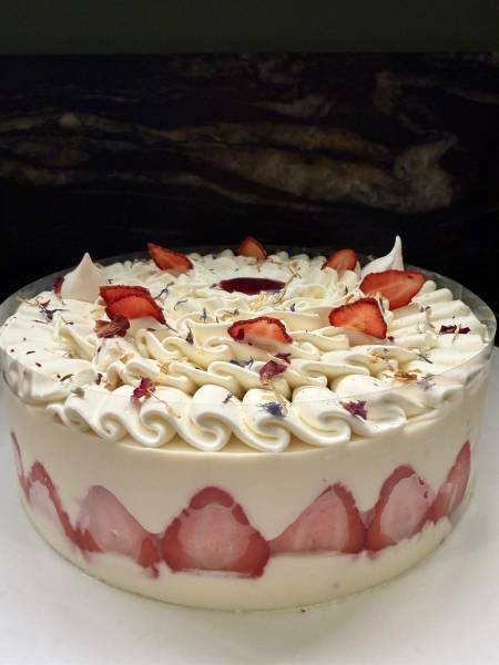 Restaurant pour fêter son anniversaire ou autre évènement privé ou professionnel à Lyon avec framboisier créé par notre chef pâtissier