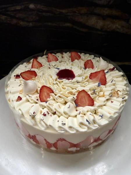 Restaurant pour fêter son anniversaire ou autre évènement privé ou professionnel à Lyon avec framboisier créé par notre chef pâtissier