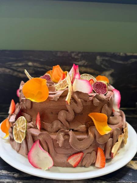 Restaurant pour fêter son anniversaire ou autre évènement privé ou professionnel à Lyon avec framboisier créé par notre chef pâtissier