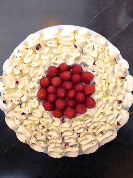 Restaurant pour fêter son anniversaire ou autre évènement privé ou professionnel à Lyon avec framboisier créé par notre chef pâtissier