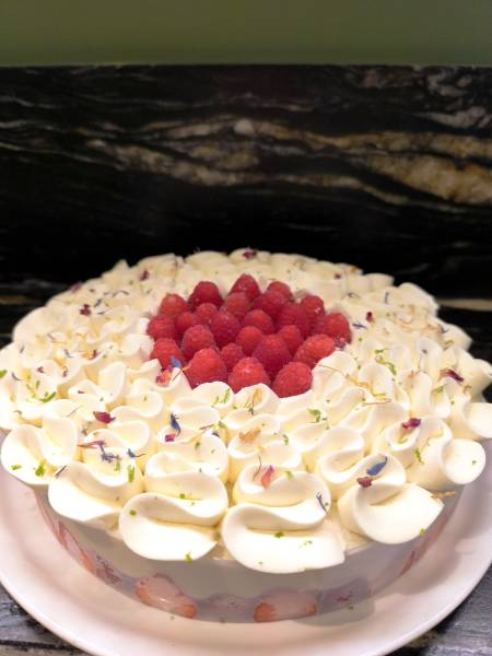 Restaurant pour fêter son anniversaire ou autre évènement privé ou professionnel à Lyon avec framboisier créé par notre chef pâtissier