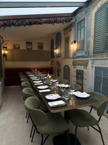 Repas d'entreprise à Lyon (Croix-Rousse) pour groupe de 15 collaborateurs avec menu sur mesure