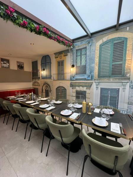 Repas d'entreprise à Lyon (Croix-Rousse) pour groupe de 15 collaborateurs avec menu sur mesure